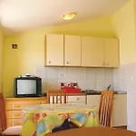 公寓 Awesome Apartment In Pula *