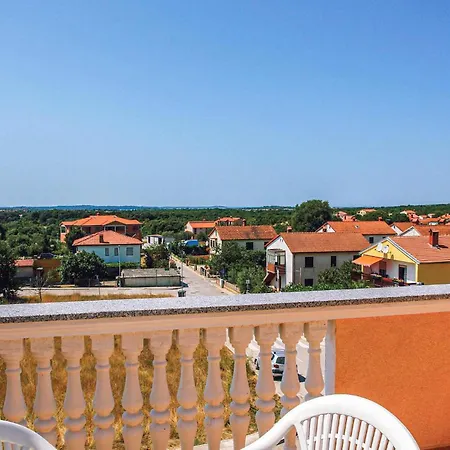Awesome Apartment In Pula פולה